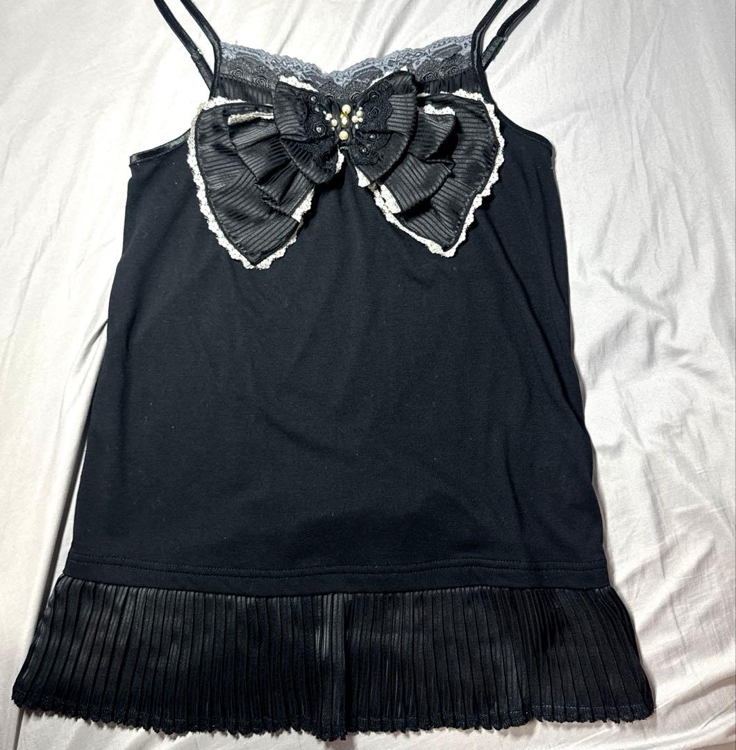 axes femmeリボン付き黒プリーツキャミソール