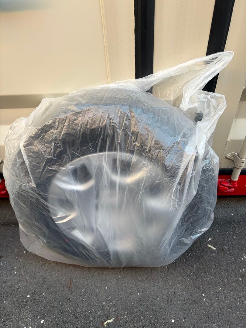 200系ダークプライムsハイエースワゴン　純正15インチ タイヤ ホイールセット