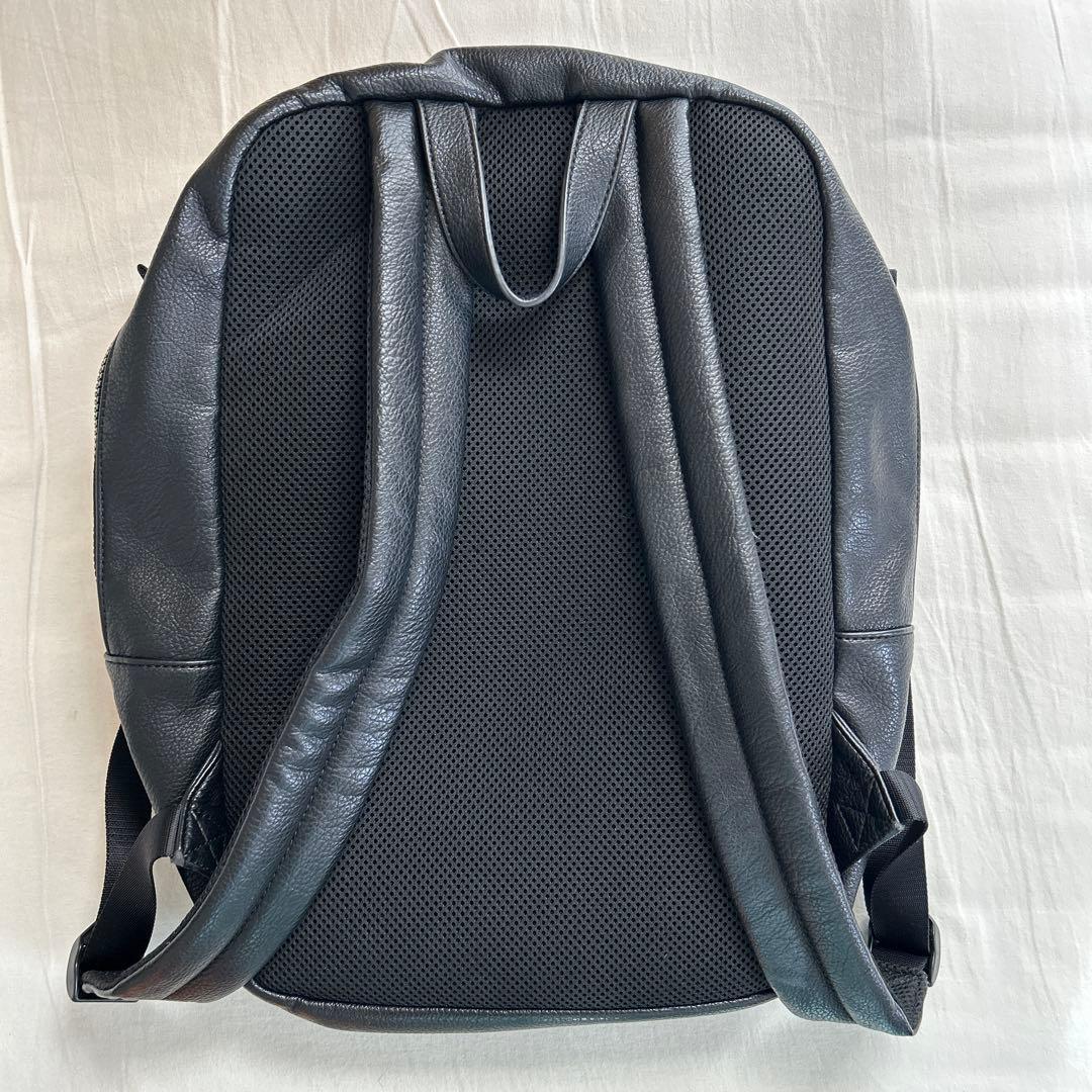 アルマーニ エクスチェンジ リュック 革製 黒