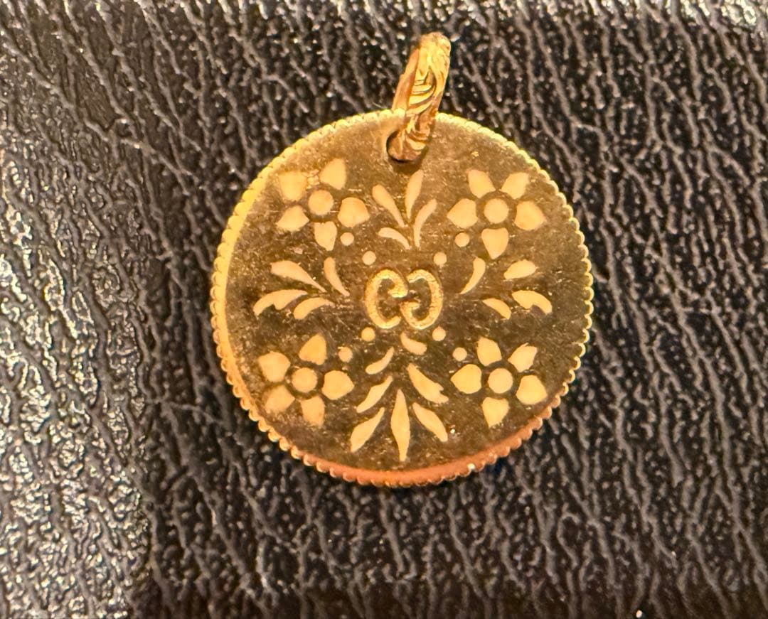 GUCCI 750ゴールド GGロゴ 花柄チャーム