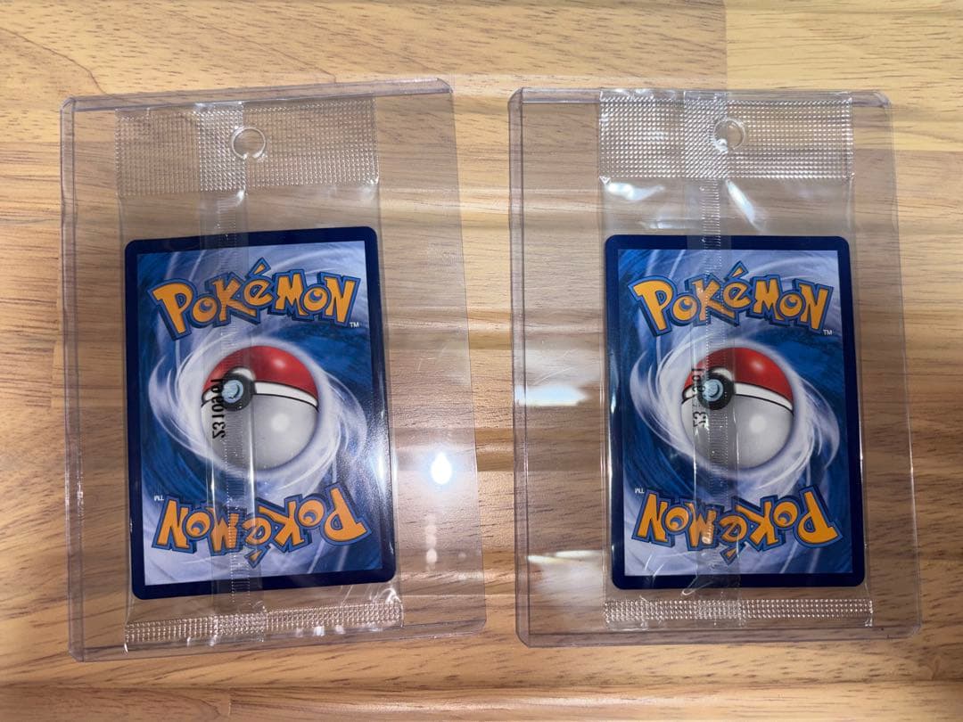 Pikachu Berkemeja Batik ポケモンカード