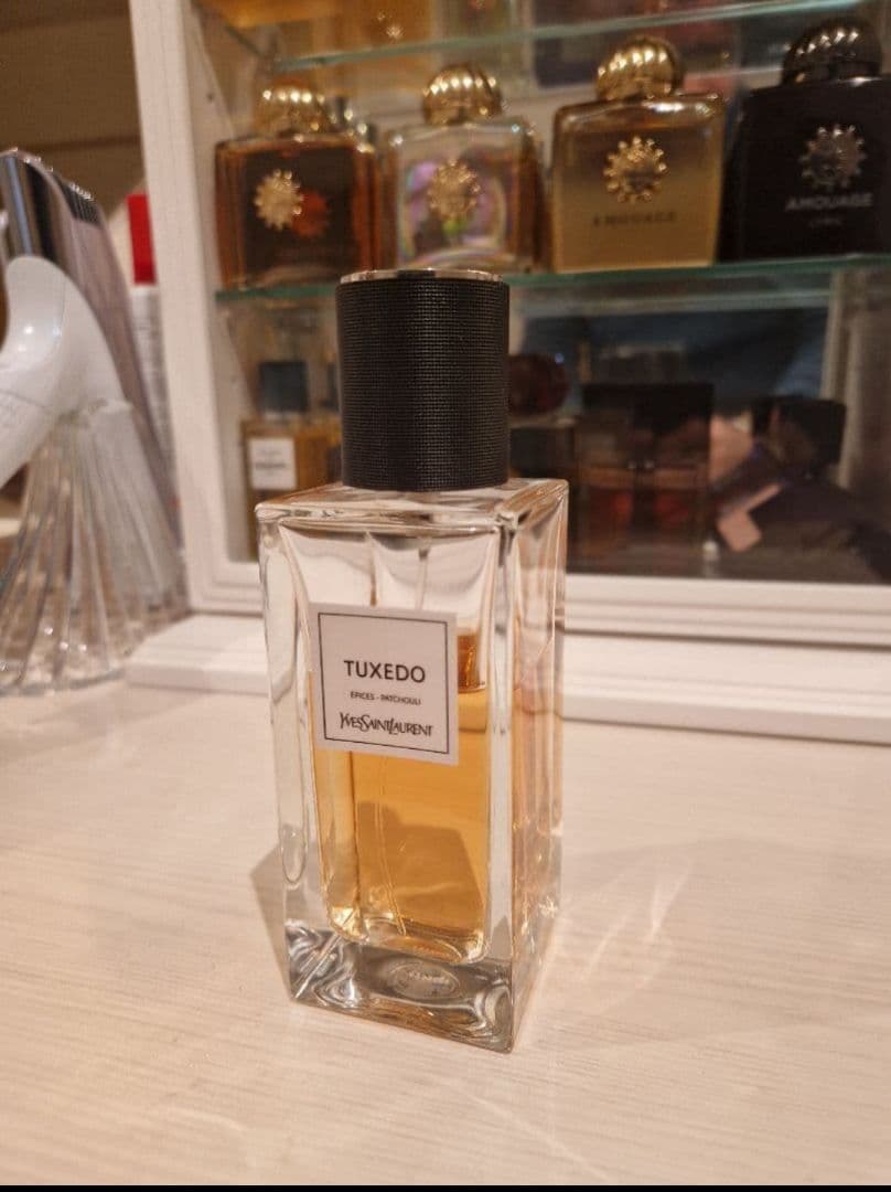 イヴ・サンローラン　ル　ヴェスティエール　デ　パルファム　タキシード　125ml