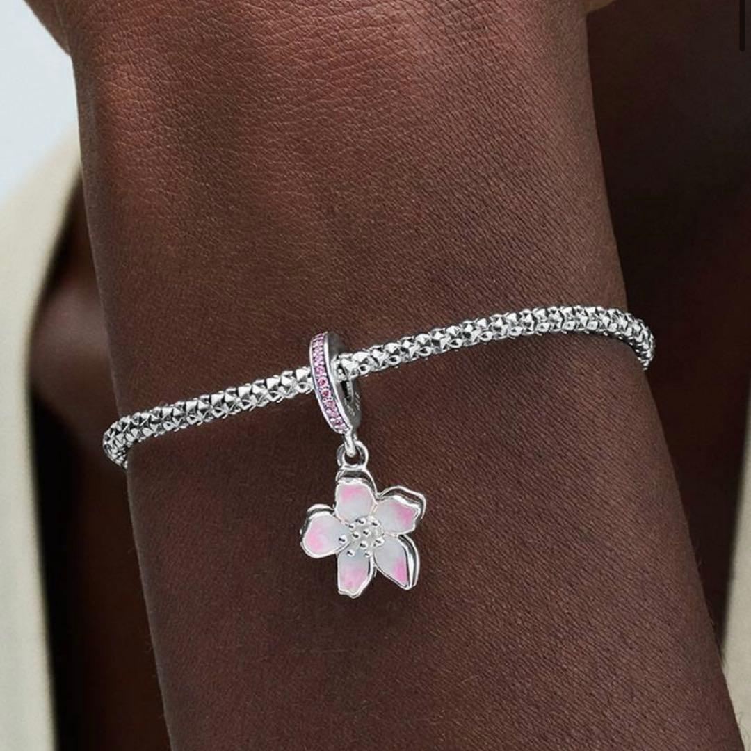 Cherry Blossom Dangle Charm(箱付き)