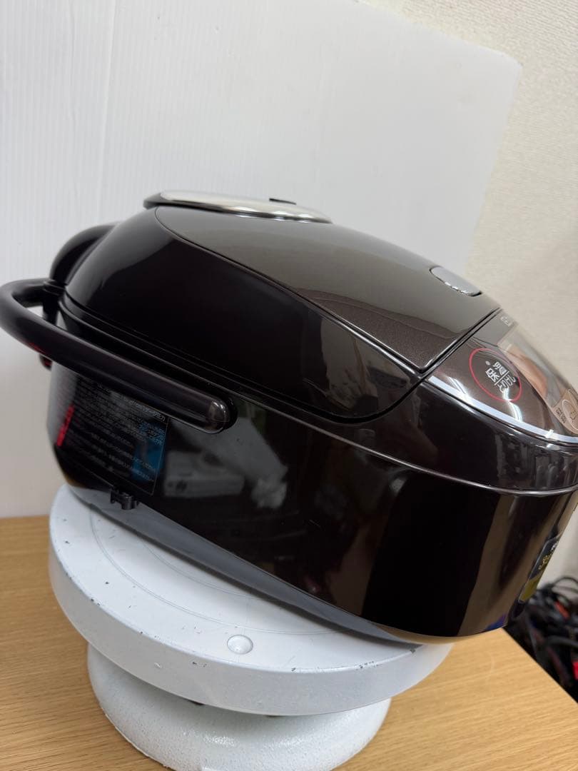 ZOJIRUSHI 象印 圧力IH炊飯器 NP-ZF10（5.5合） 内釜キレイ