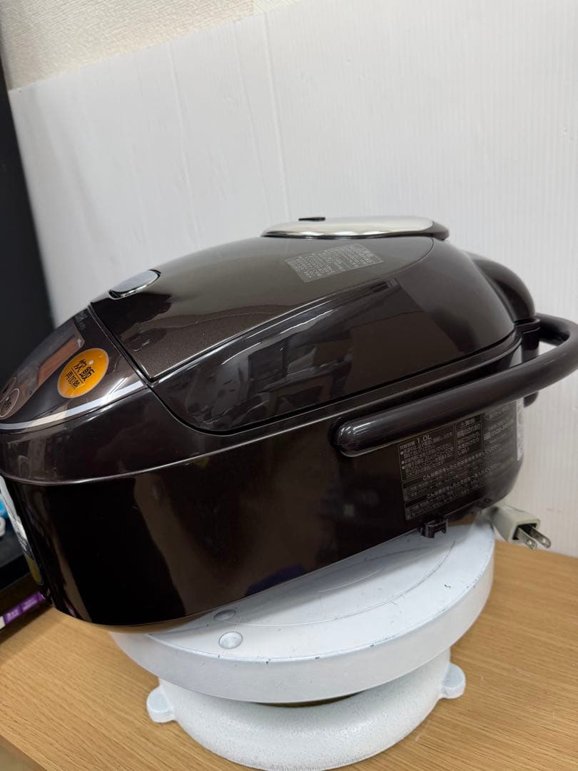 ZOJIRUSHI 象印 圧力IH炊飯器 NP-ZF10（5.5合） 内釜キレイ