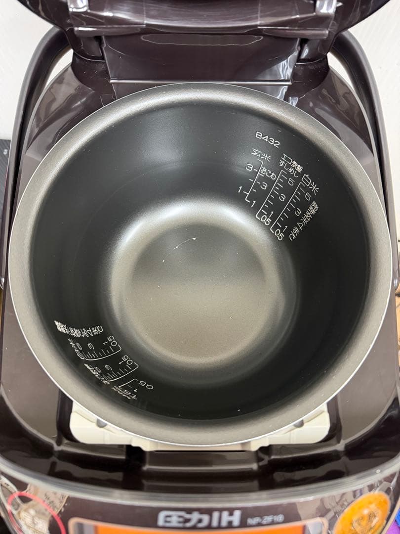 ZOJIRUSHI 象印 圧力IH炊飯器 NP-ZF10（5.5合） 内釜キレイ