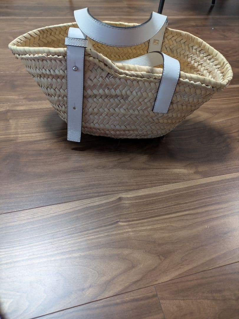 ロエベ　カゴバッグ　スモール　白