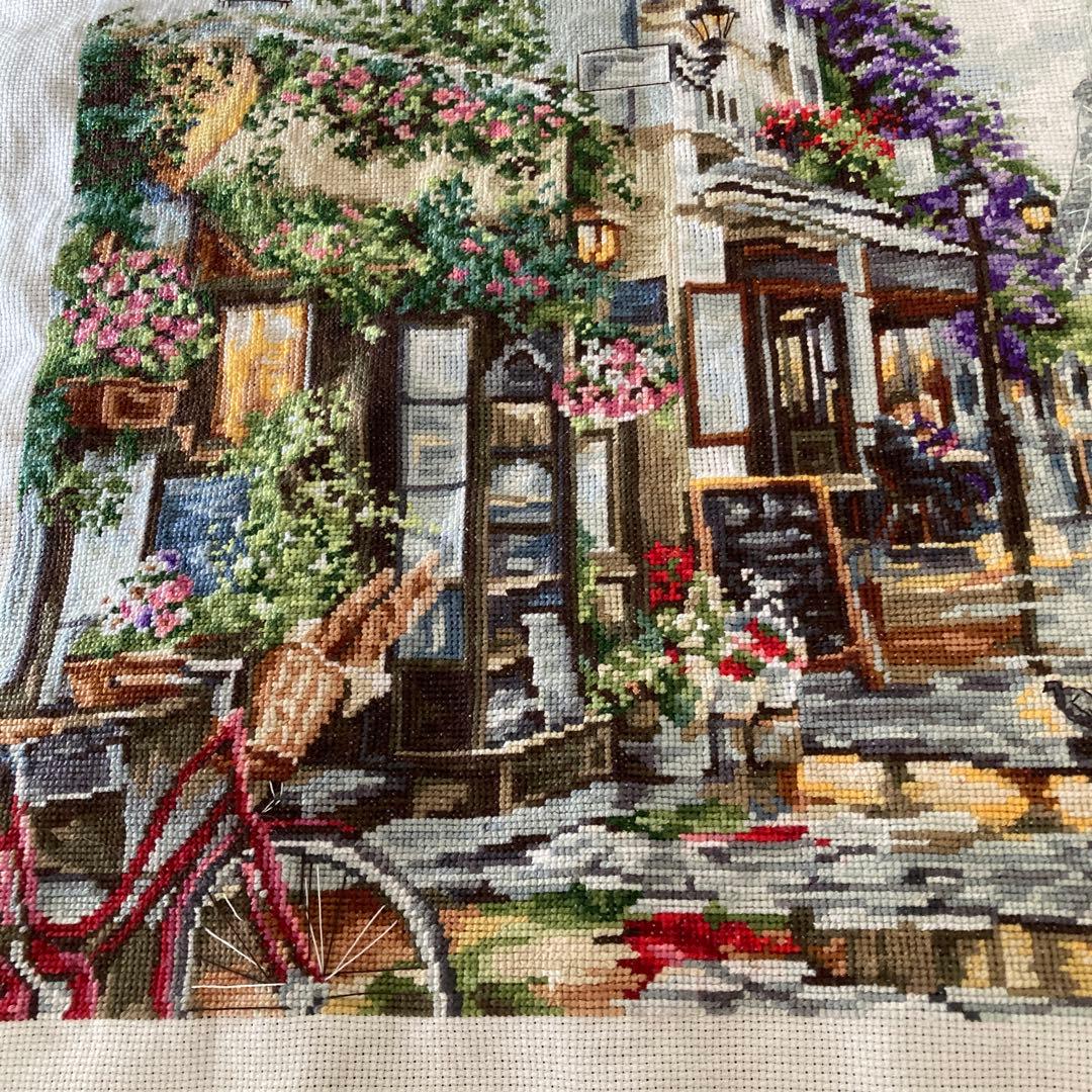 クロスステッチ完成品　パリの街並み
