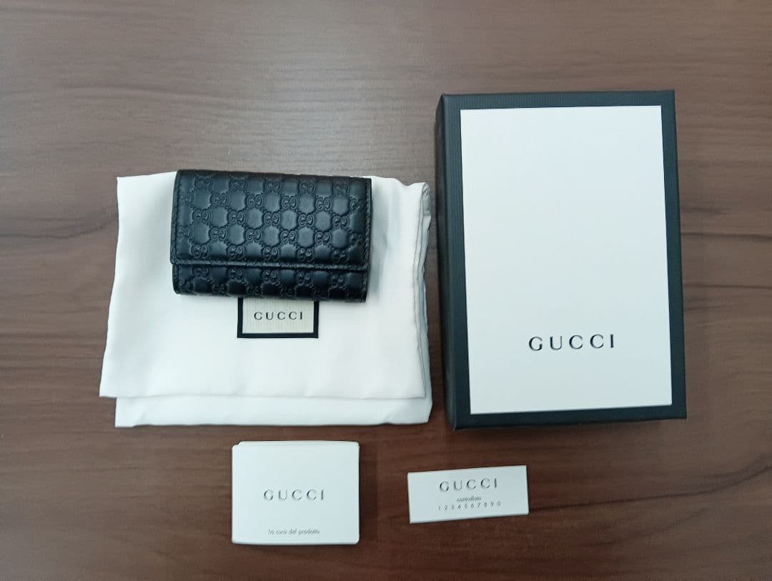 ほぼ未使用　GUCCI マイクロGG ブラックレザー キーケース 150402