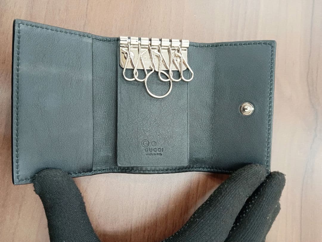 ほぼ未使用　GUCCI マイクロGG ブラックレザー キーケース 150402