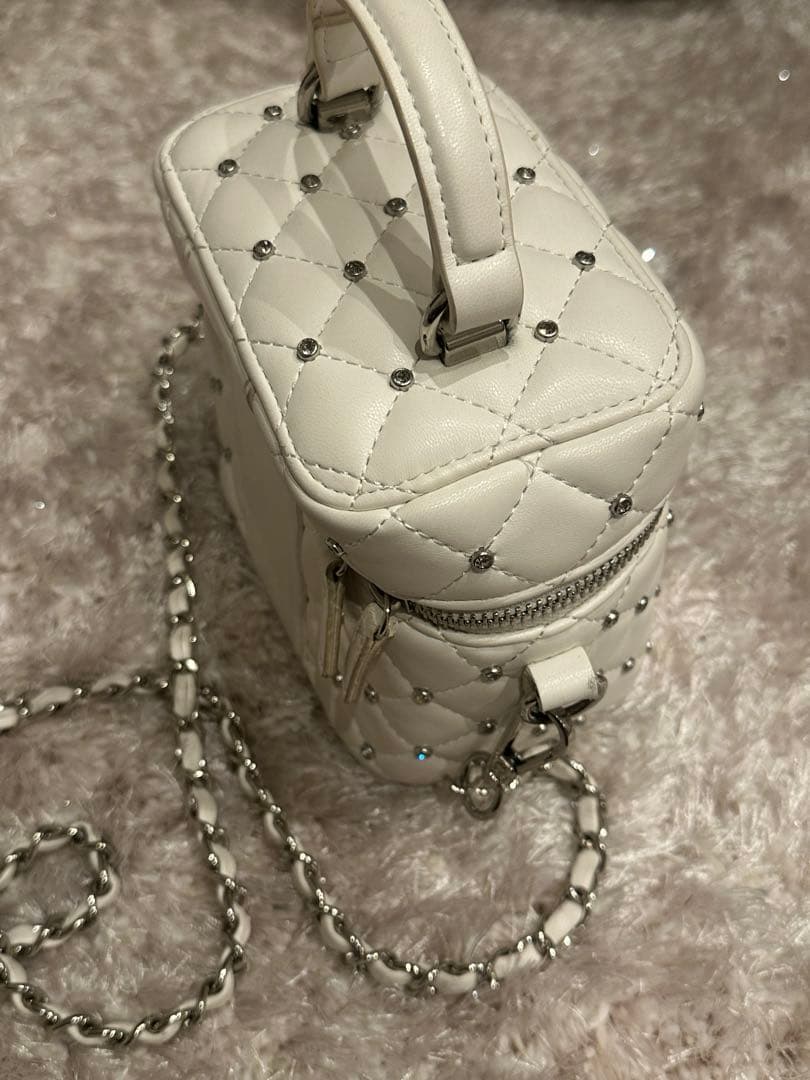 Darich ダーリッチ　キルティングビジュースクエアミニバッグ WHT