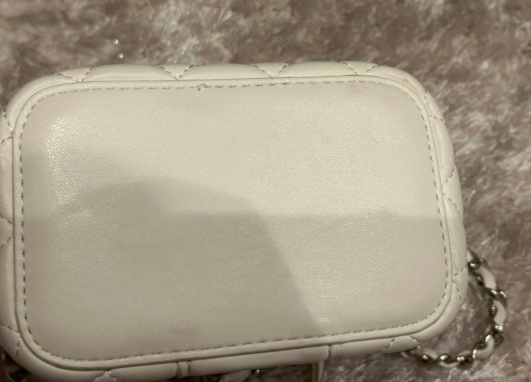 Darich ダーリッチ　キルティングビジュースクエアミニバッグ WHT