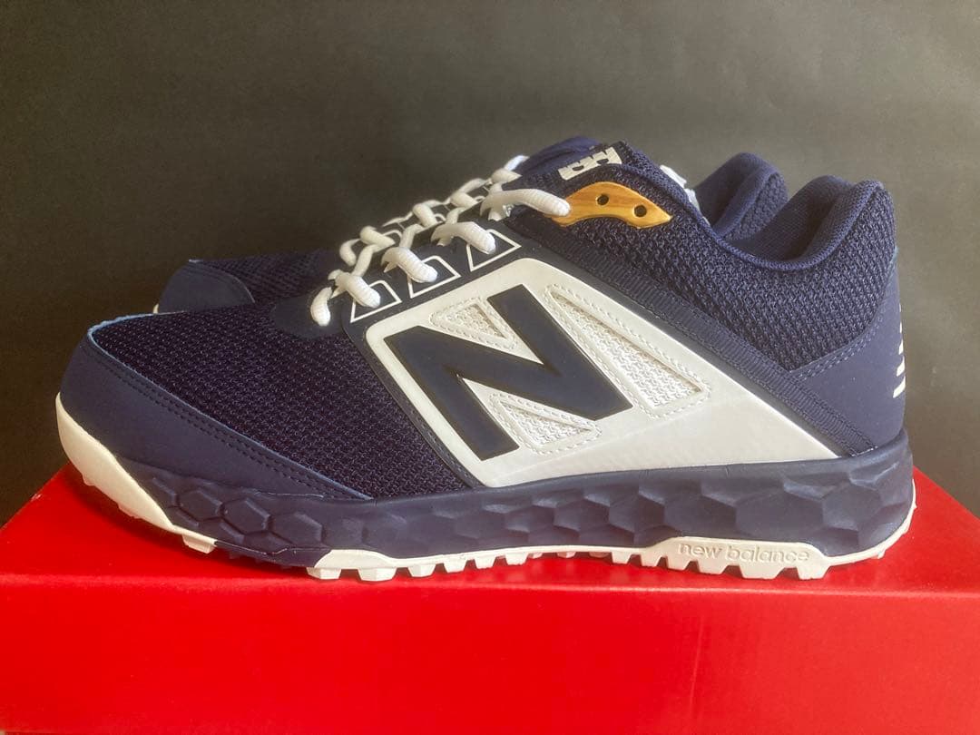 ニューバランス絶版品トレーニングシューズ27cm 2E新品未使用品