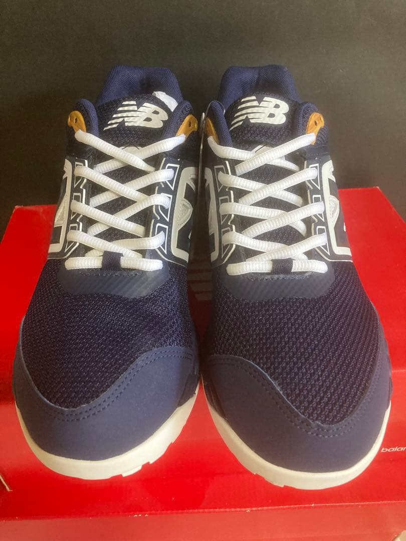 ニューバランス絶版品トレーニングシューズ27cm 2E新品未使用品