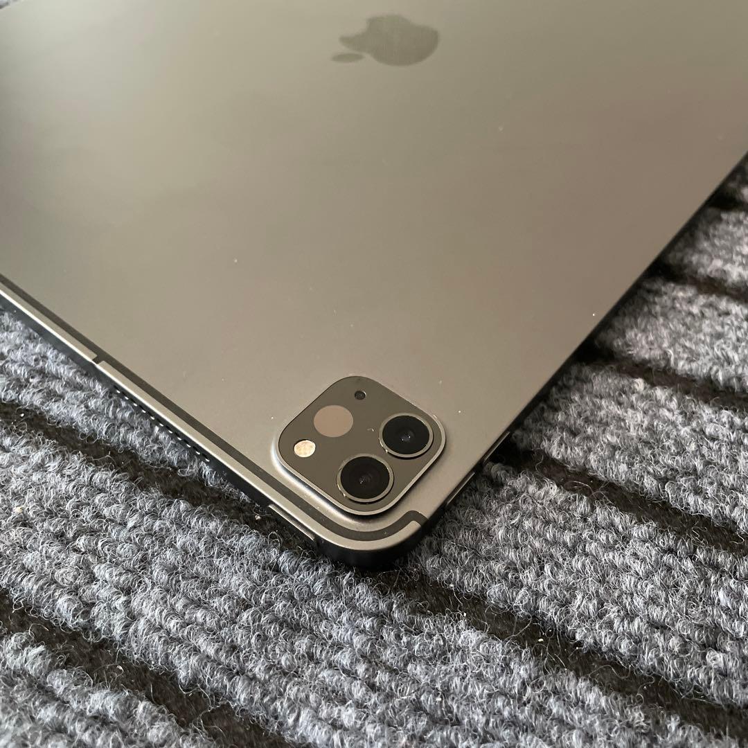 31【オススメ！】 iPad Pro 12.9 5世代 128GB グレイ