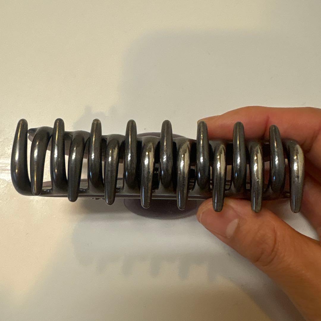 完売色　acca アッカ　Lサイズ　コラーナ　ダークグレー　ヘアクリップ