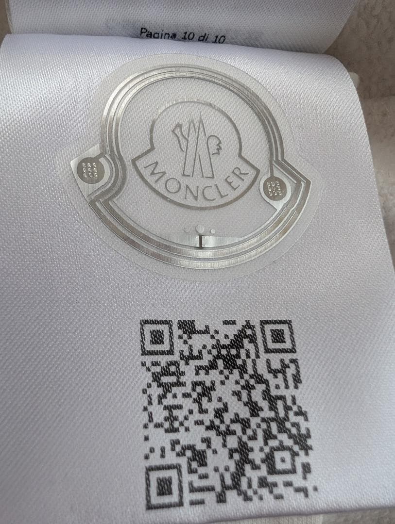 58☆琉球　極美品・タグ付】モンクレール パーカー サイズXS レディース