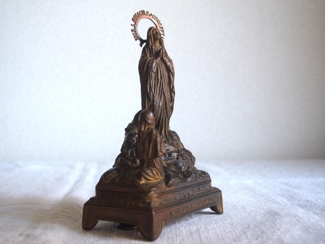 稼働します オルゴール ルルドの聖母 少女ベルナデッタ フランス /K218