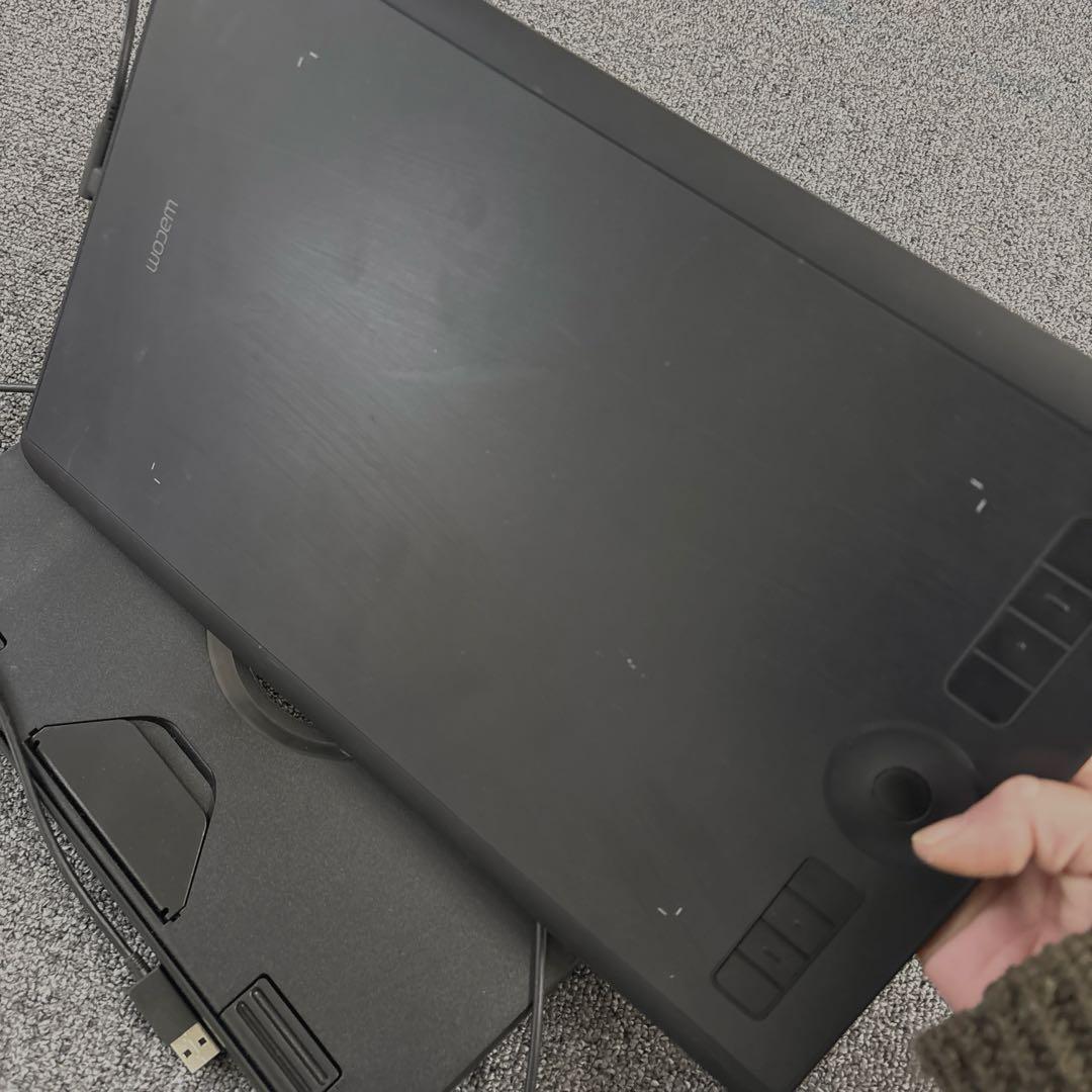 【未使用品】ワコム ペンタブMサイズWacom Intuos Proペンタブ