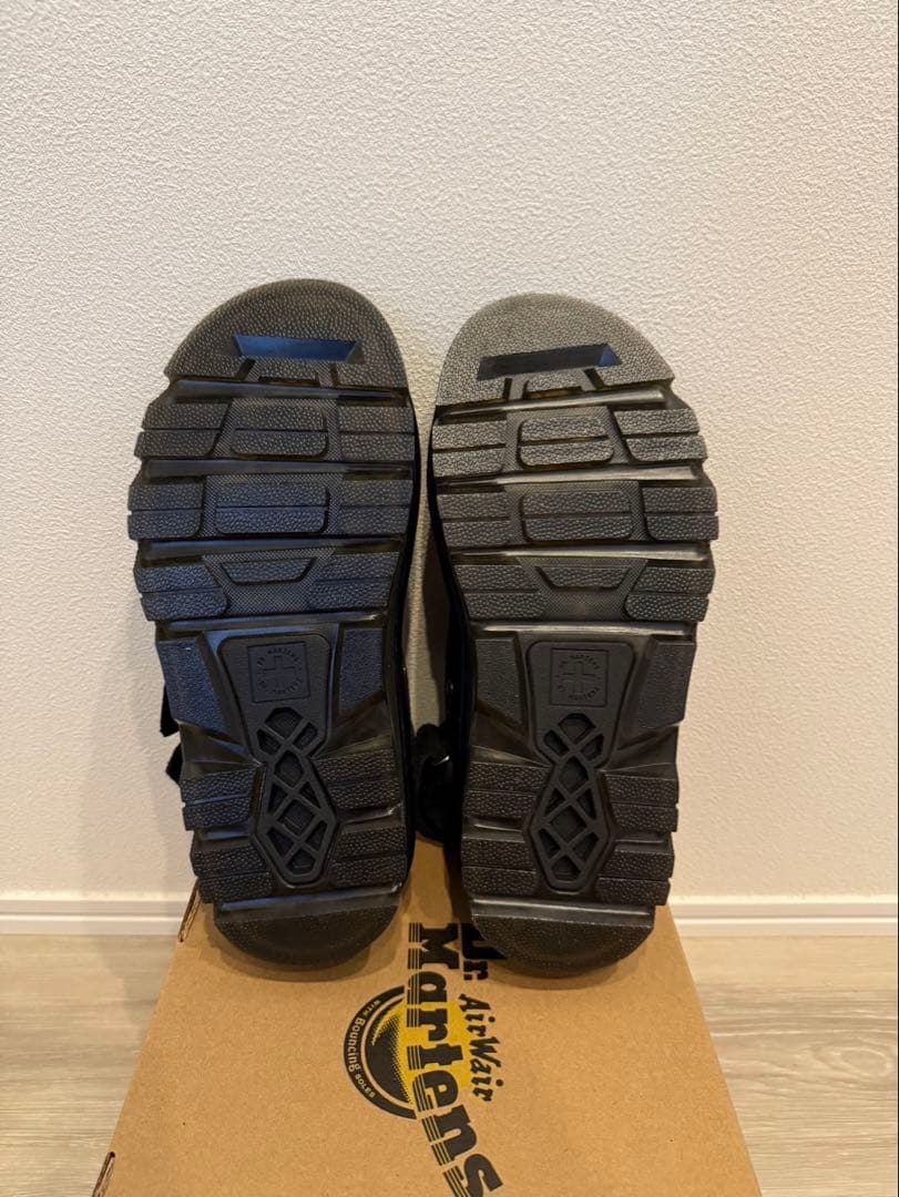Dr. Martens ブラックサンダル 厚底 ダブルバックル