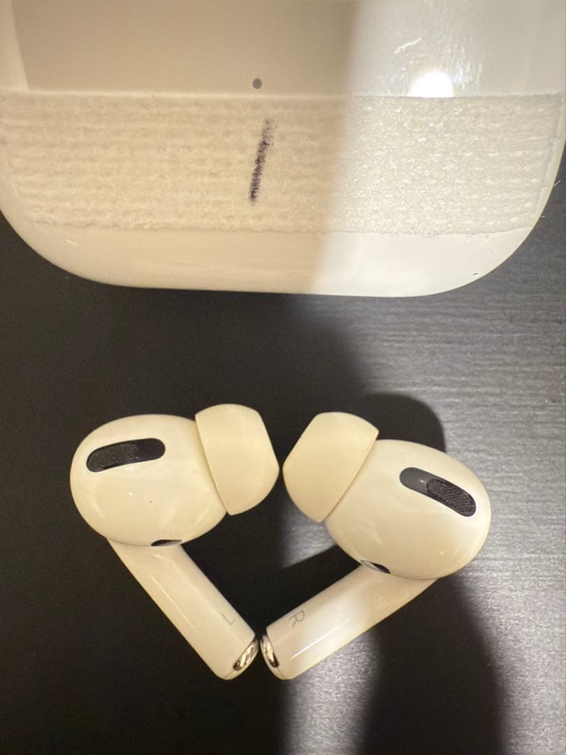 AirPods pro本体 3個セット 作動はしますが、半ジャンクとします