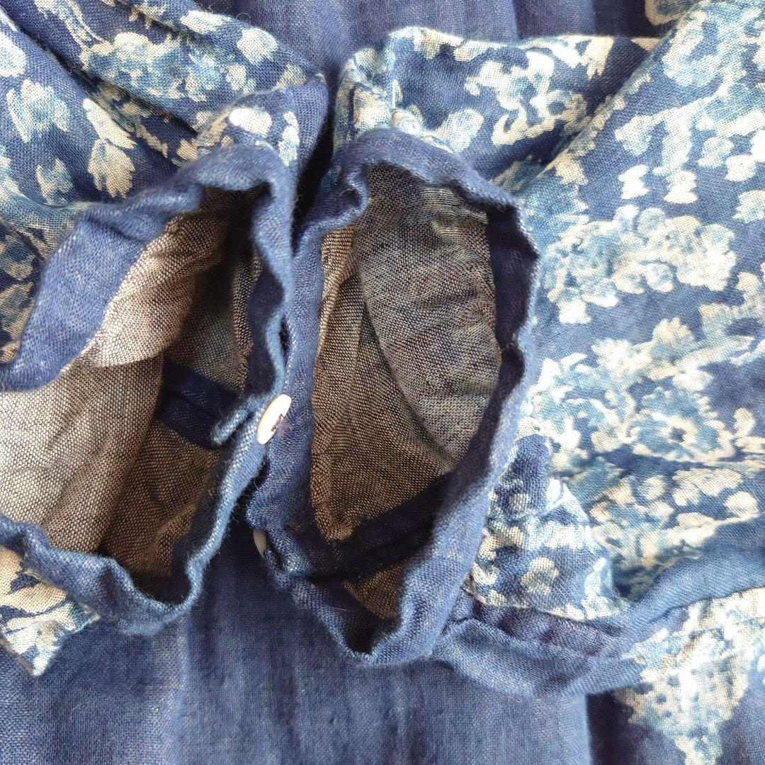 45R 二重織抜染プリントのギャザーブラウス（インディゴ） 45rpm