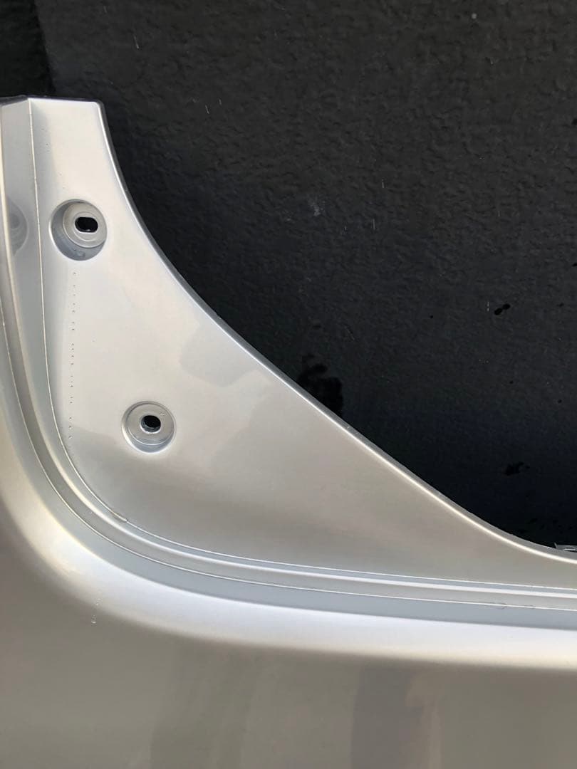 ダイハツ、タントL375S Rバンパー、塗装済シルバー色、美品　Ｓ２８