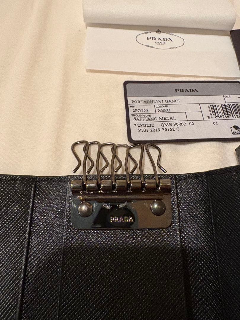 PRADA ブラック レザー キーケース　美品