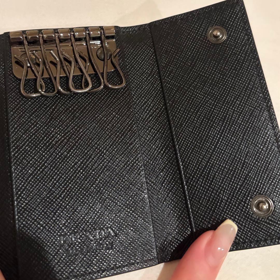 PRADA ブラック レザー キーケース　美品