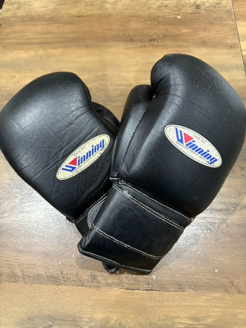 Winning ボクシンググローブ 14 oz 黒