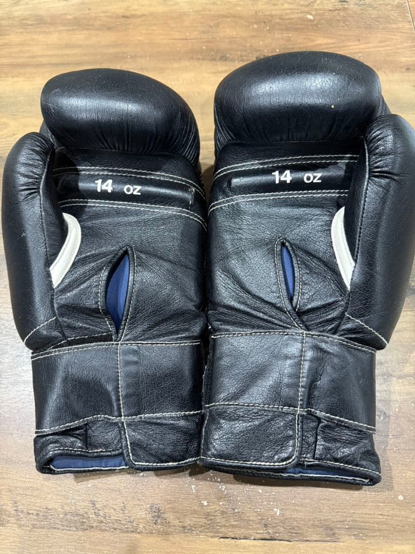 Winning ボクシンググローブ 14 oz 黒