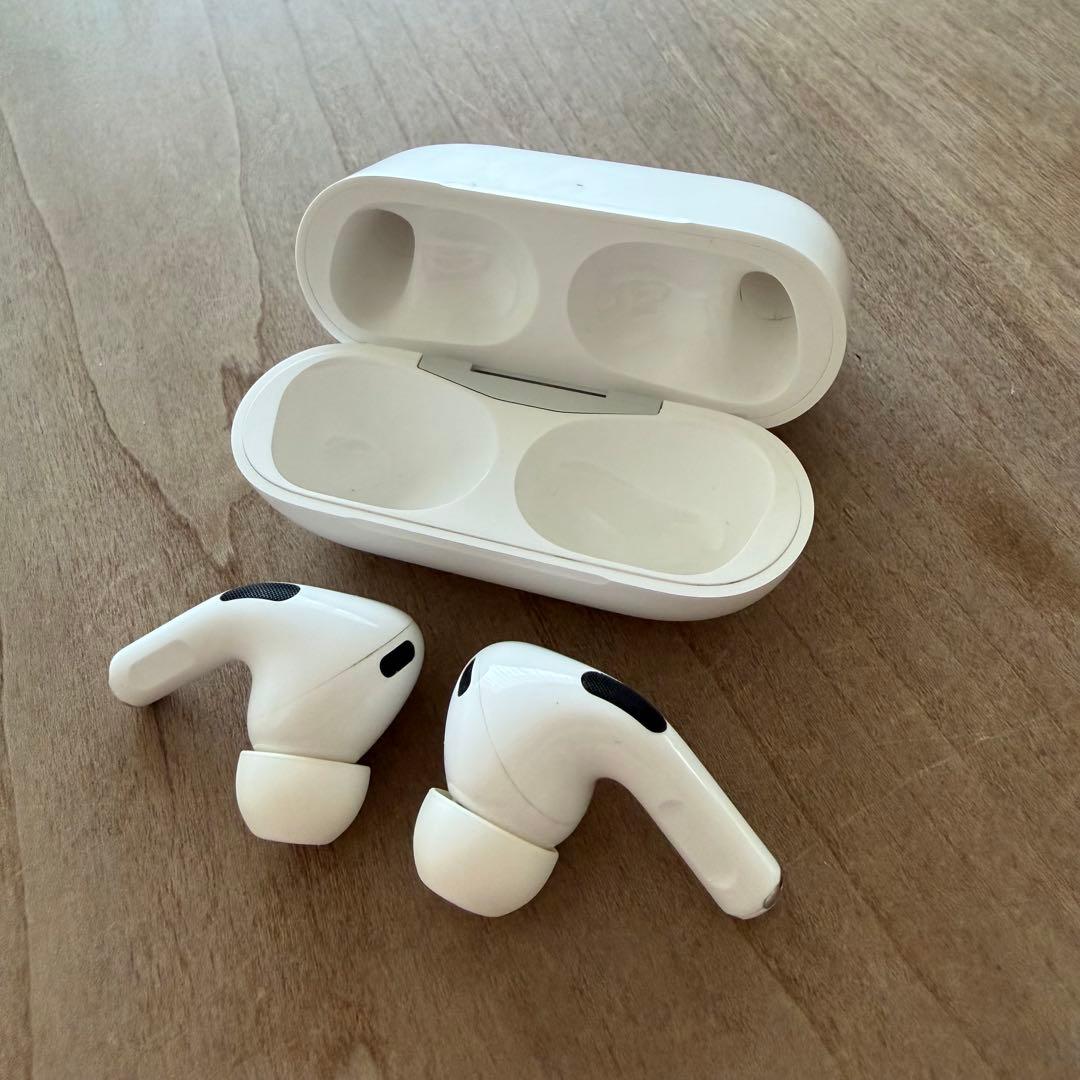 AirPods Pro 第2世代 Lightning端子 MQD83J/A