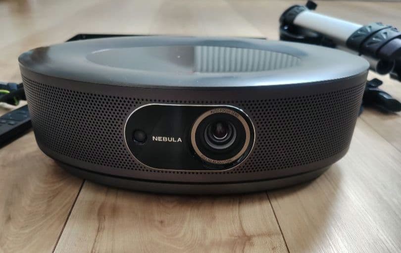 Anker NEBULA フルHDプロジェクター ★三脚付き★