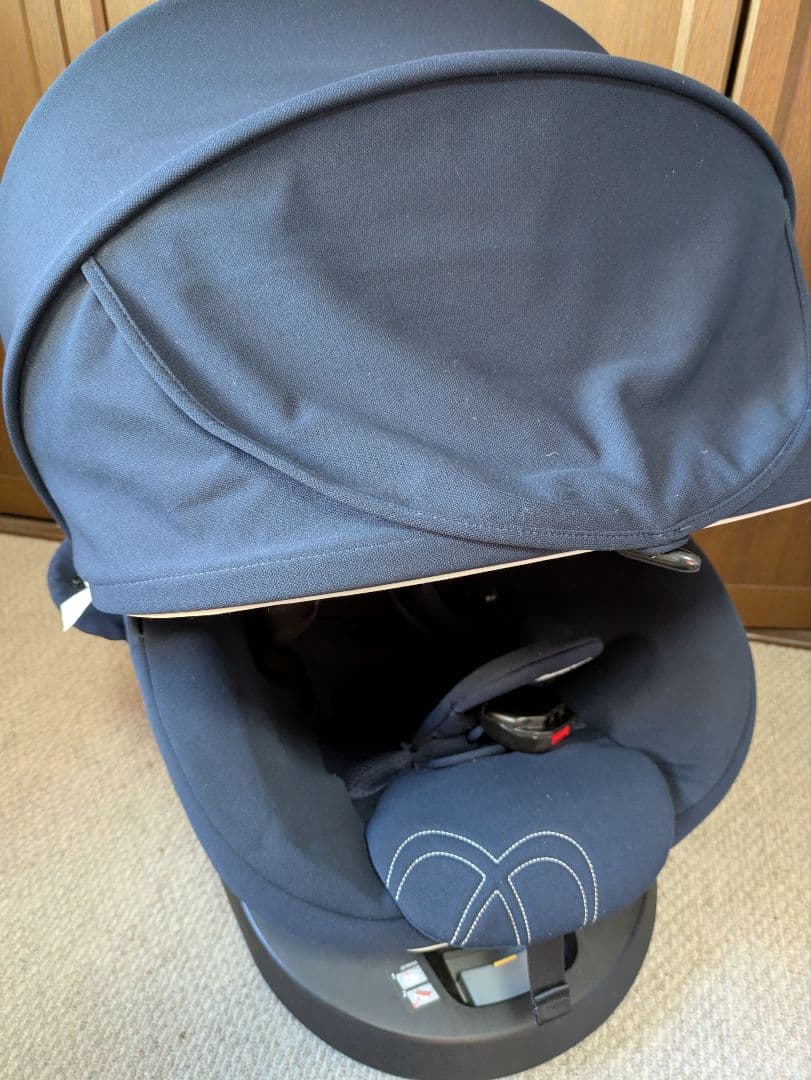 エールベベ クルット5 Ouiチャイルドシート ISOFI　ネイビー