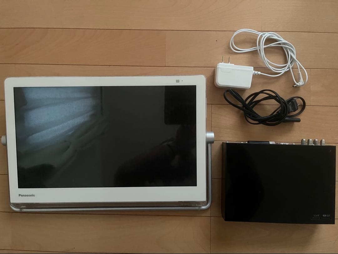 Panasonic プライベートビエラ　ポータブルテレビ UN-15T7