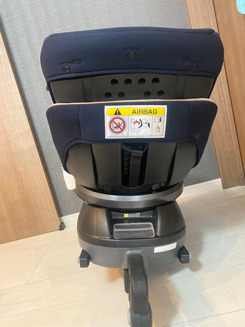 Combi チャイルドシート　ネイビー　型式CG–UIG