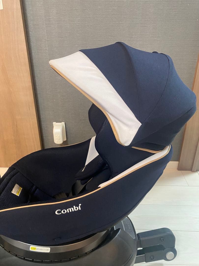 Combi チャイルドシート　ネイビー　型式CG–UIG