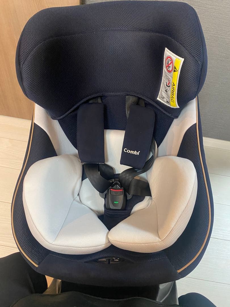 Combi チャイルドシート　ネイビー　型式CG–UIG