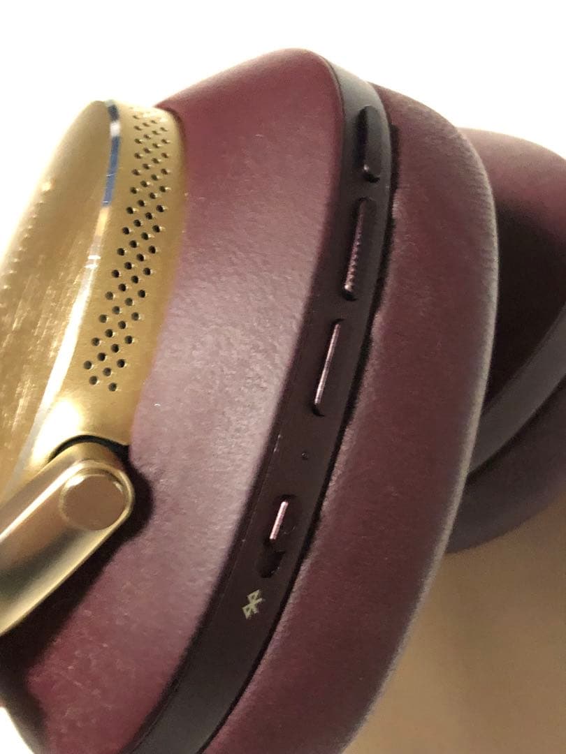 Bowers & Wilkins Px8 ワイヤレスヘッドフォン