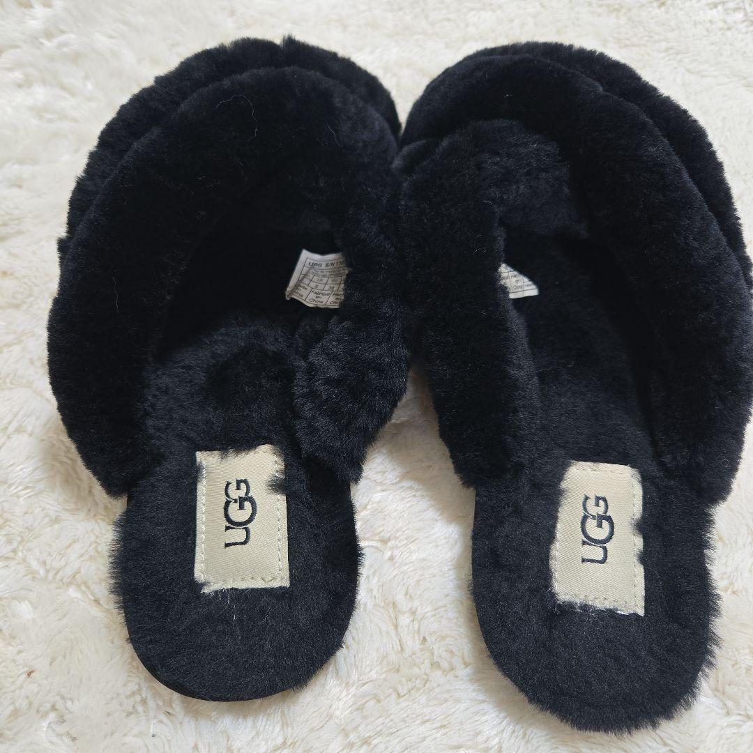 完売品 アグ UGG ファー サンダル スカッフィータ 24cm シューズ 黒