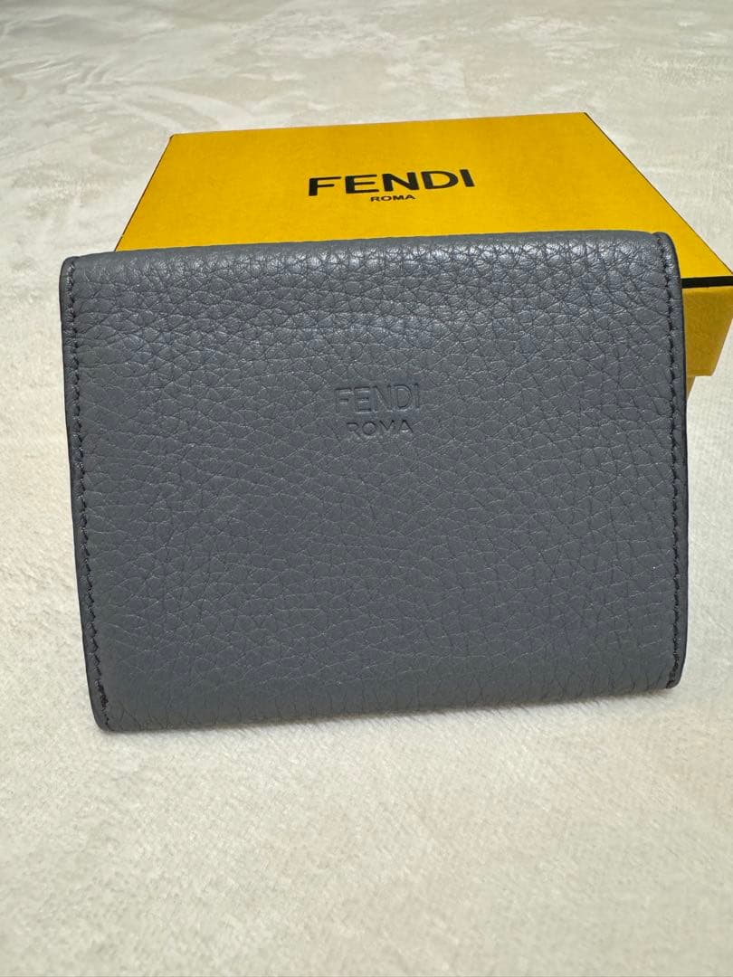 FENDI ピーカブー 名刺入れ 名刺ケース