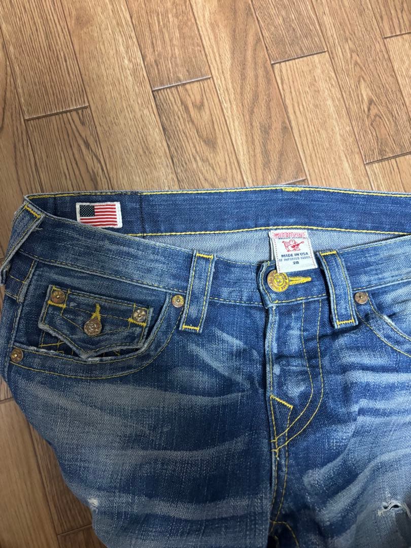 TRUE RELIGION 　限定版スカル刺繍