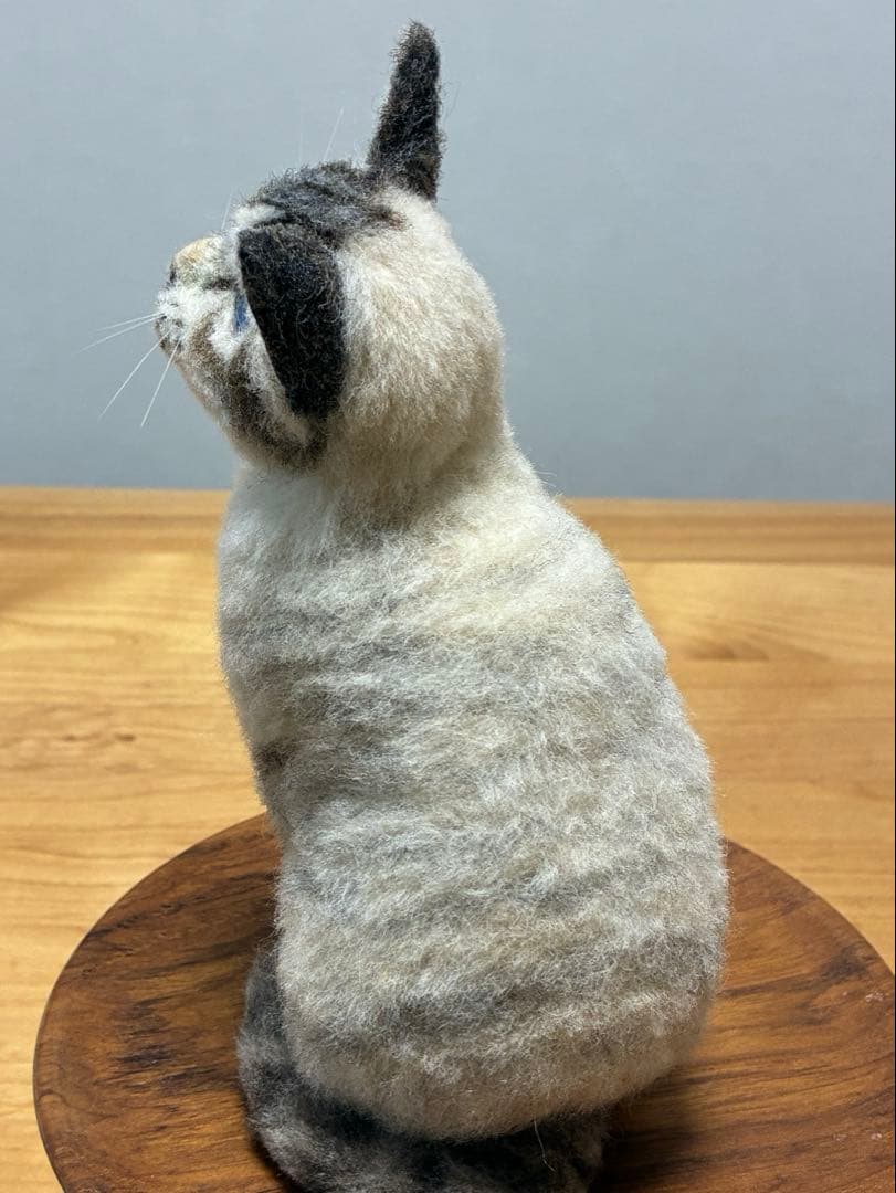 羊毛フェルト　猫　お座り