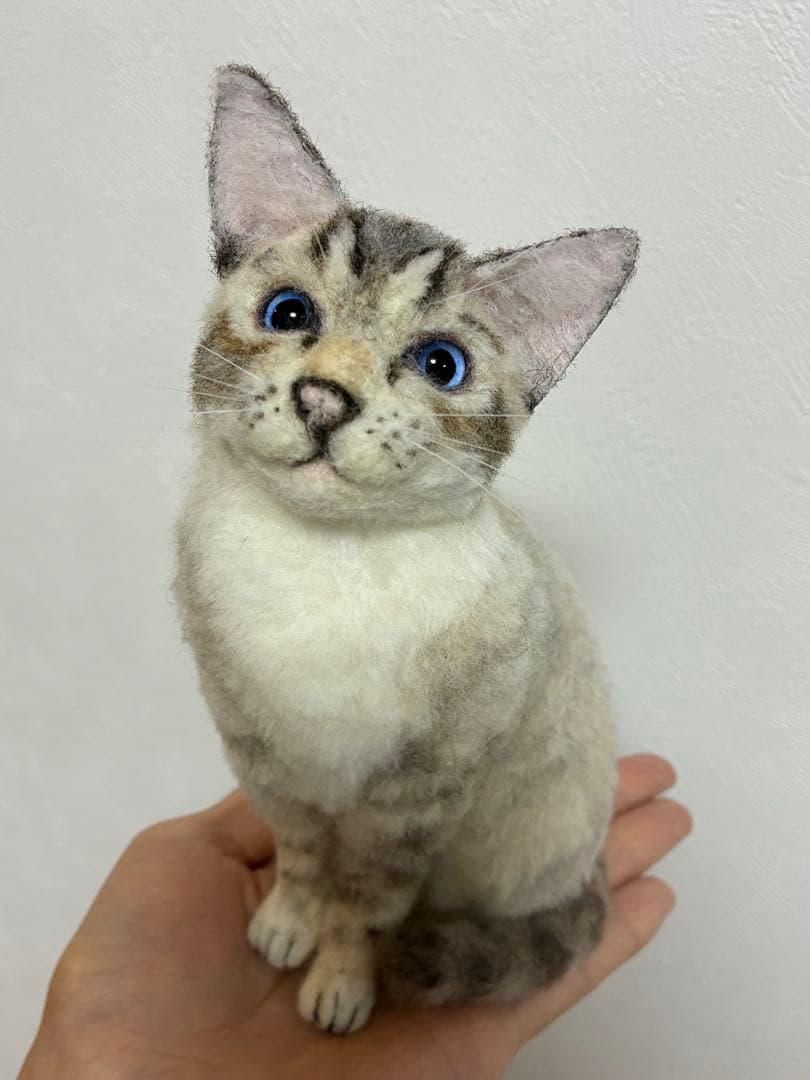 羊毛フェルト　猫　お座り