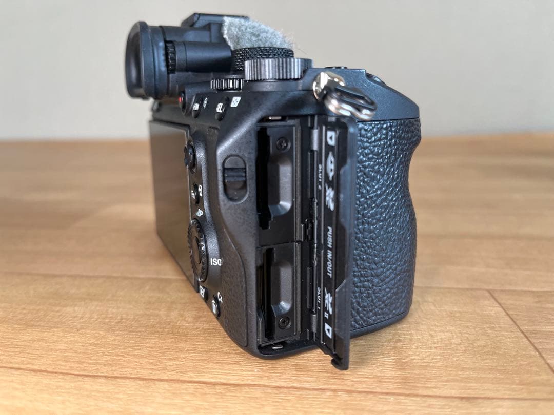 SONY α7 III (ILCE-7M3) シャッター数1292回 おまけ付