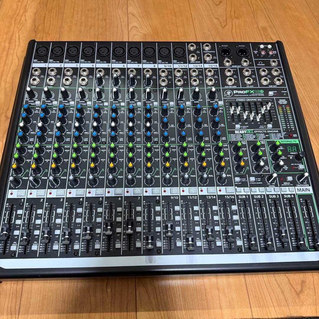 MackieProFX16v2 プロフェッショナル・エフェクトミキサー
