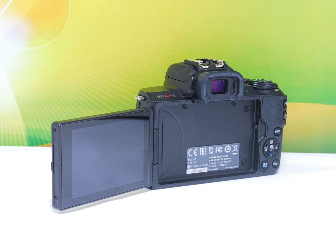 自撮りOK✨Wi-Fi搭載✨Canon EOS Kiss M レンズキット