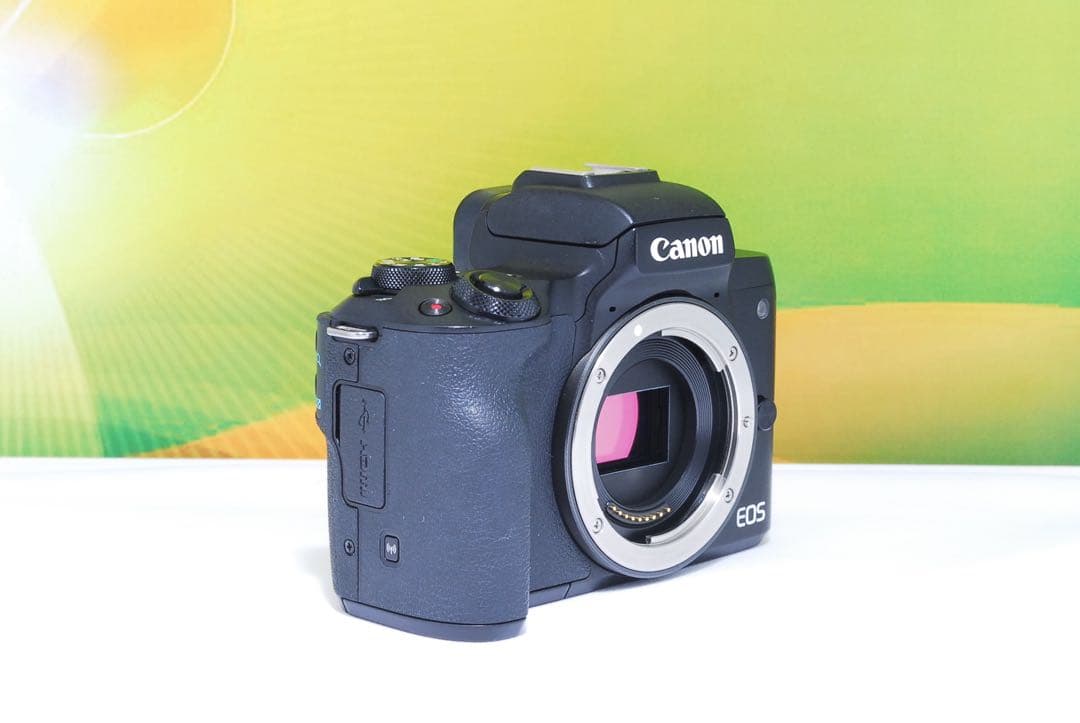 自撮りOK✨Wi-Fi搭載✨Canon EOS Kiss M レンズキット