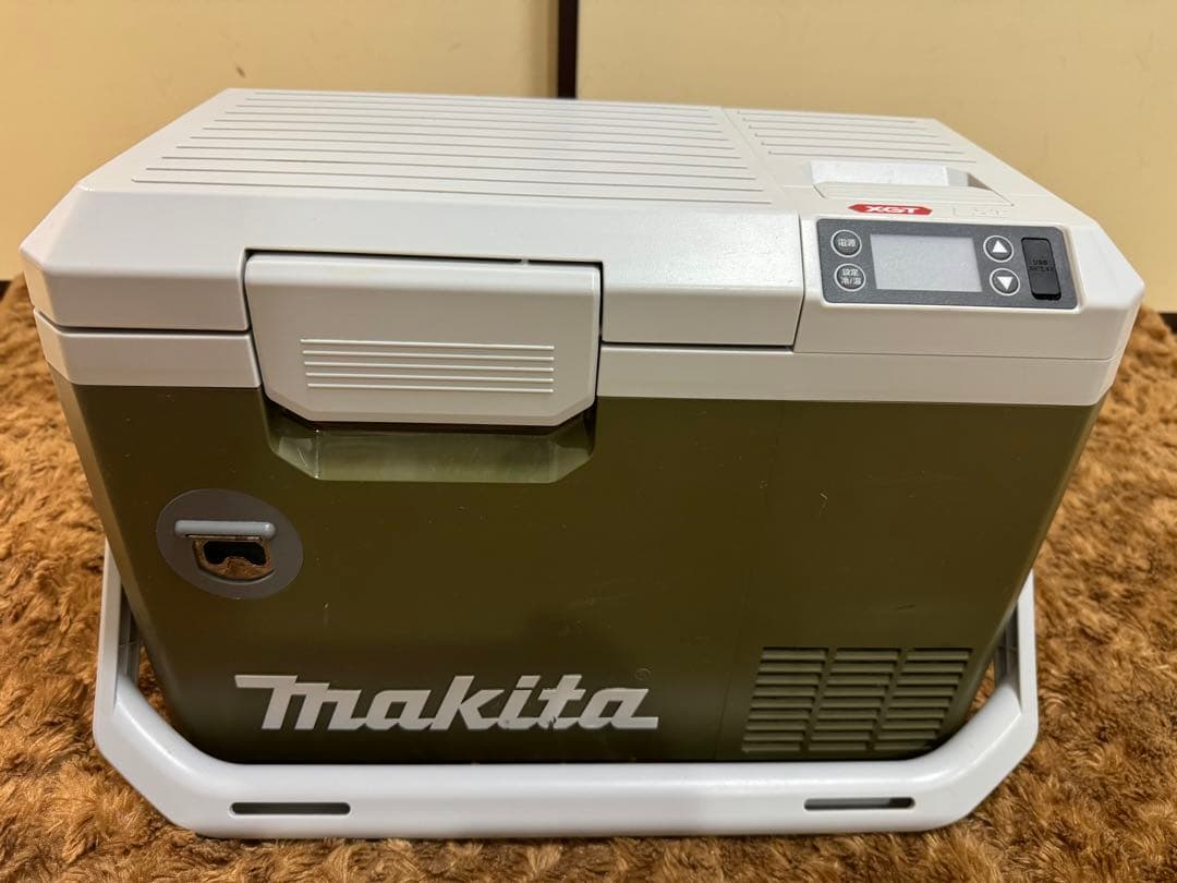 マキタ　充電式保冷温庫　 CW003G 7L