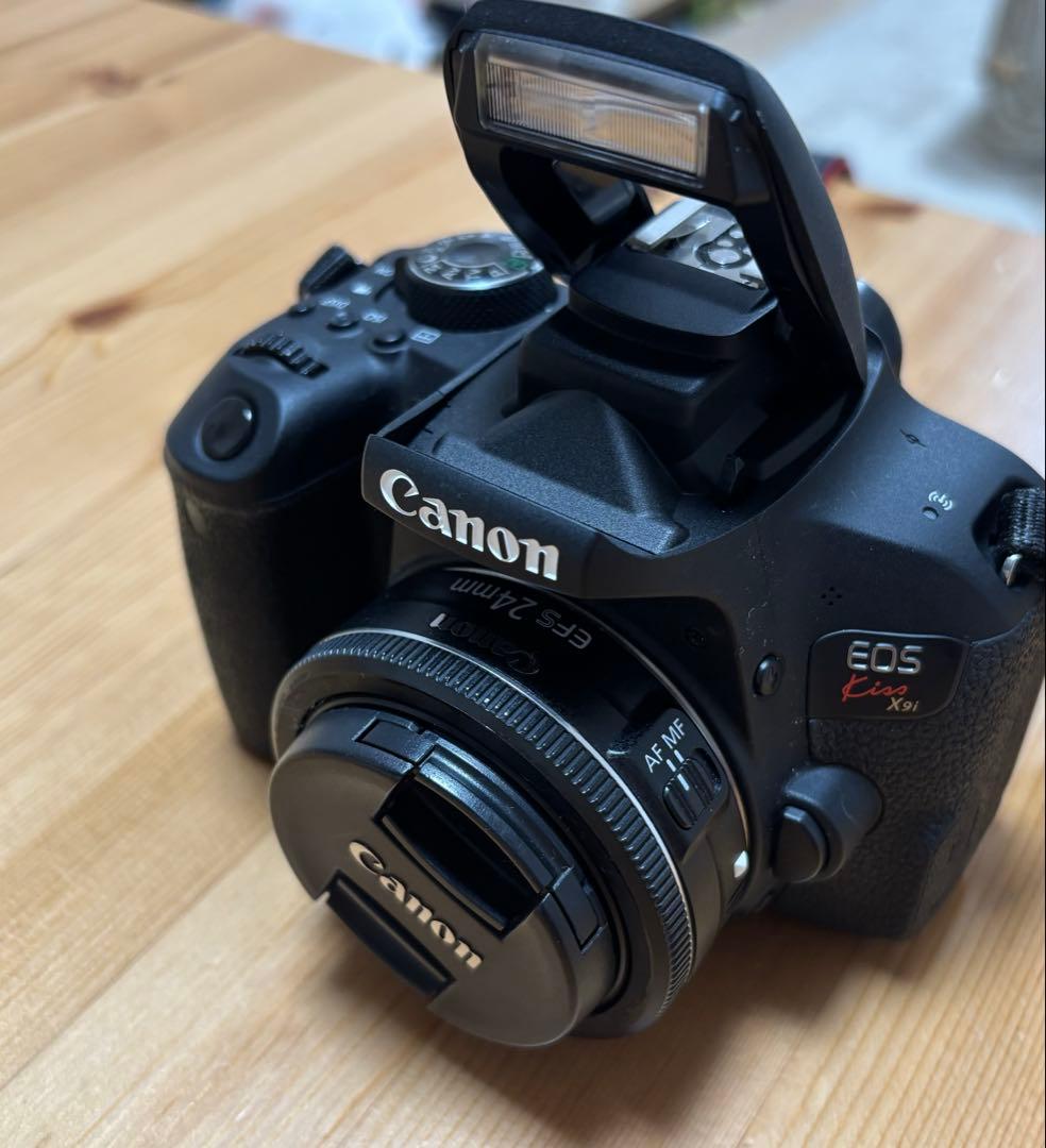 Canon EOS kiss x9i ダブルレンズセット　単焦点レンズ付き